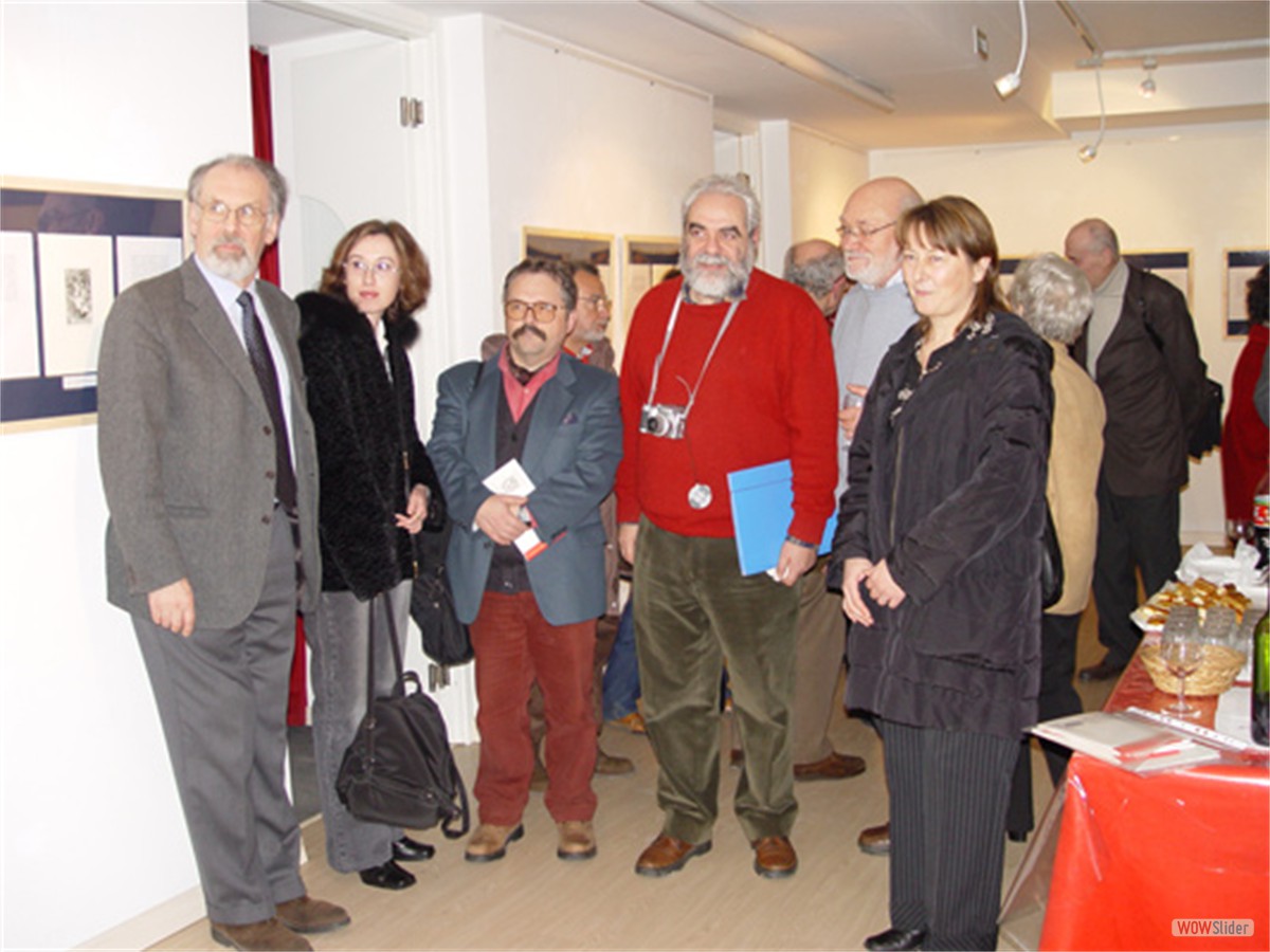 Cristina Sosio con gli altri artisti e il curatore della mostra Giancarlo Torre (primo a sinistra)